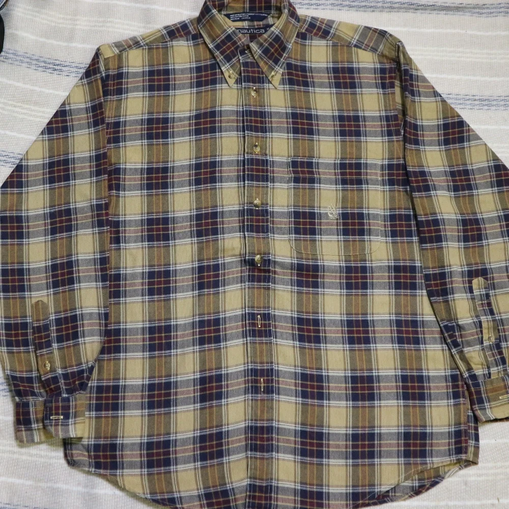 VTG NAUTICA Plaid Long Sleeve Button Shirt Sz Med Men - Picture 2 of 8